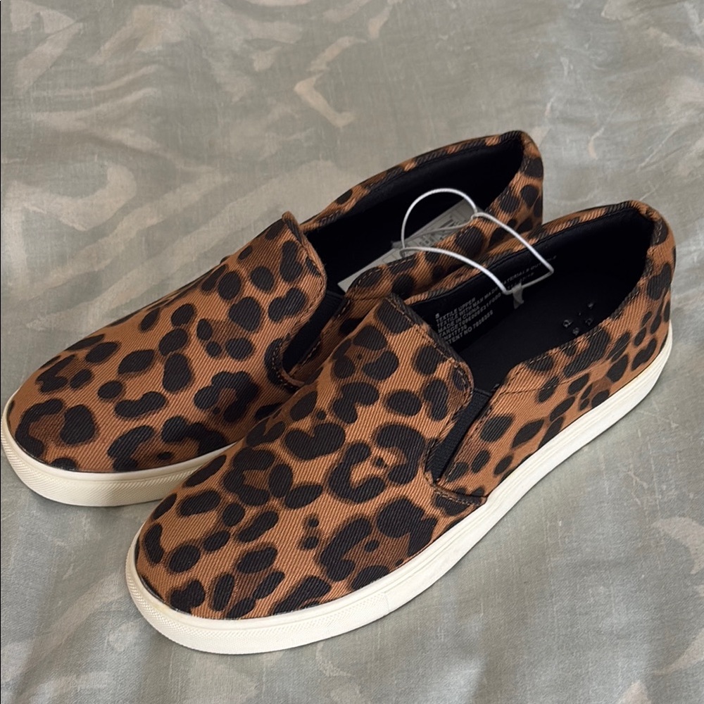 A new day Leopard Print Slip-On Sneakers size 8 NWT